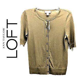 🌸 NWT LOFT OLIVE GREEN BUTTON FRONT CARDIGAN